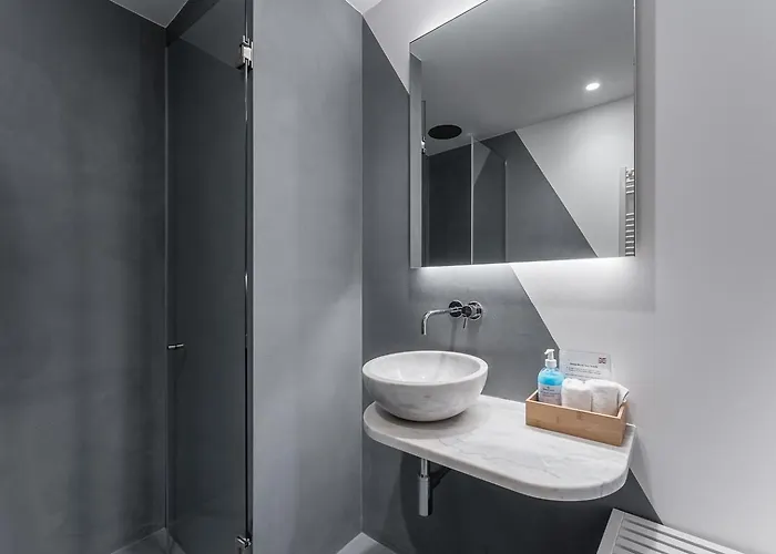 Guestready - Casas De Mompilher * بورتو