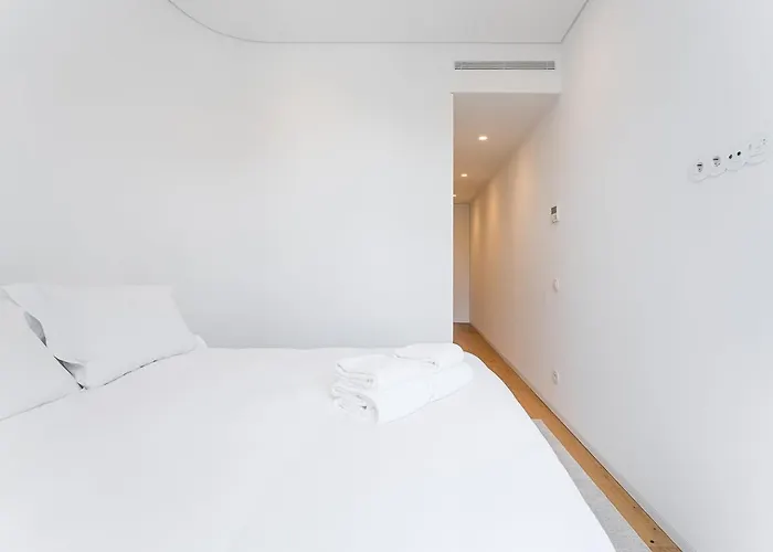 Guestready - Casas De Mompilher * بورتو